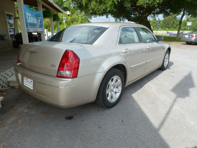 Chrysler 300 2006 photo 16