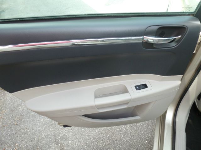 Chrysler 300 2006 photo 24