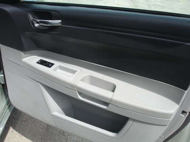 Chrysler 300 2006 photo 11