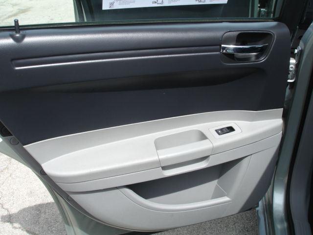 Chrysler 300 2006 photo 15