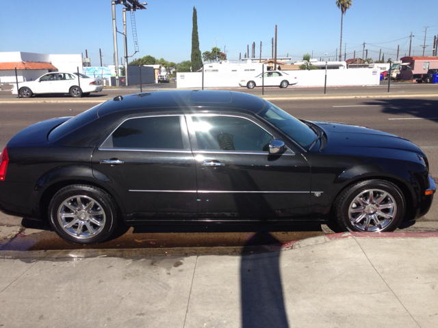 Chrysler 300 2006 photo 2