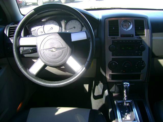 Chrysler 300 2006 photo 2