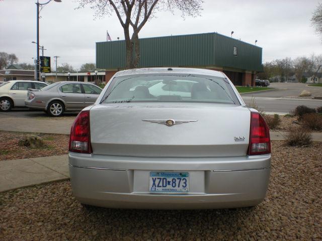 Chrysler 300 2006 photo 11