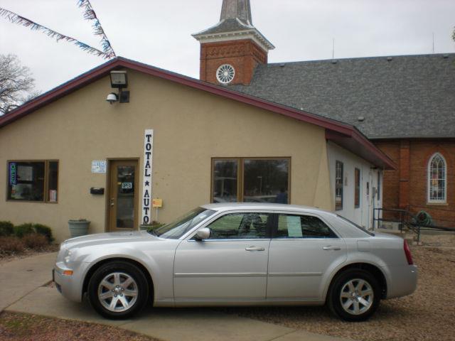 Chrysler 300 2006 photo 13