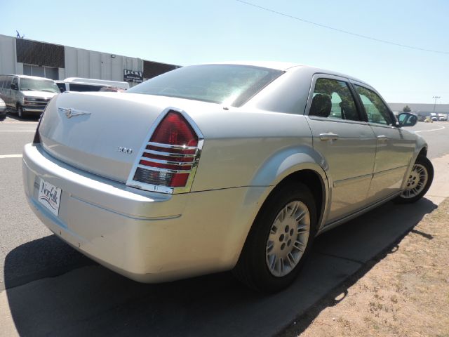 Chrysler 300 Base Sedan