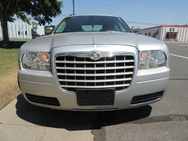 Chrysler 300 2006 photo 2