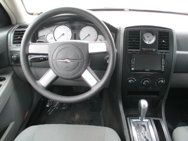 Chrysler 300 2006 photo 2