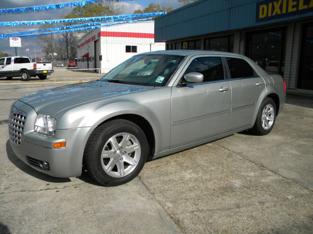 Chrysler 300 2006 photo 2