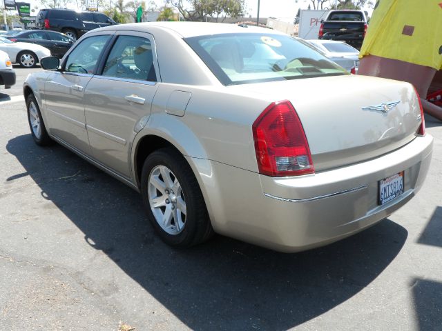 Chrysler 300 2006 photo 2