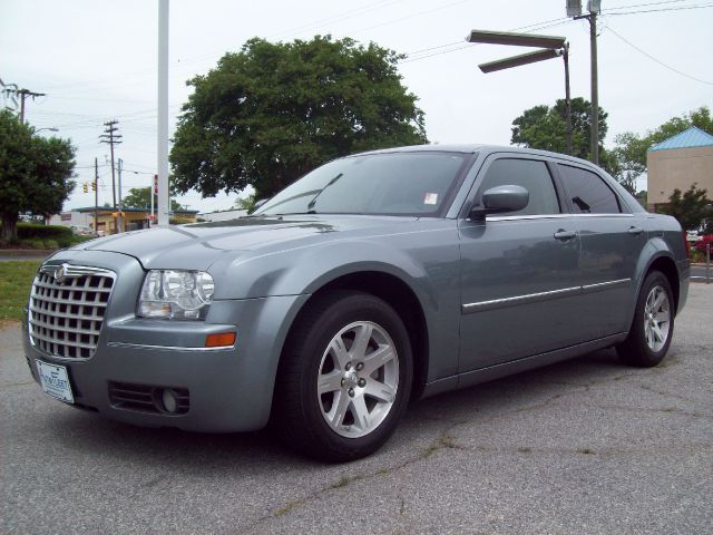 Chrysler 300 2006 photo 17