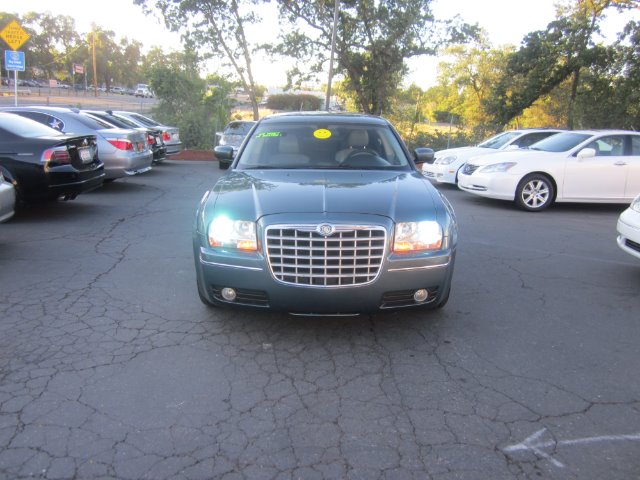 Chrysler 300 2006 photo 2