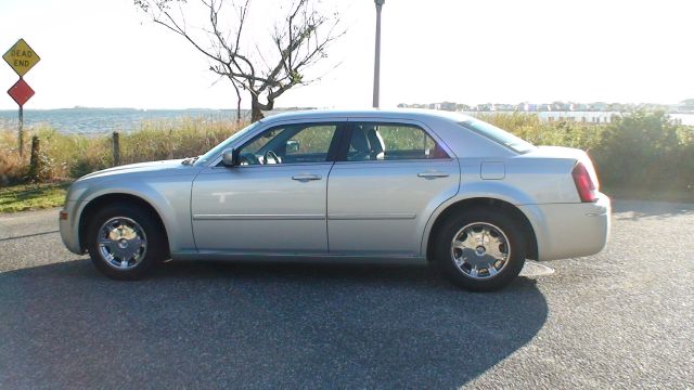 Chrysler 300 2006 photo 2