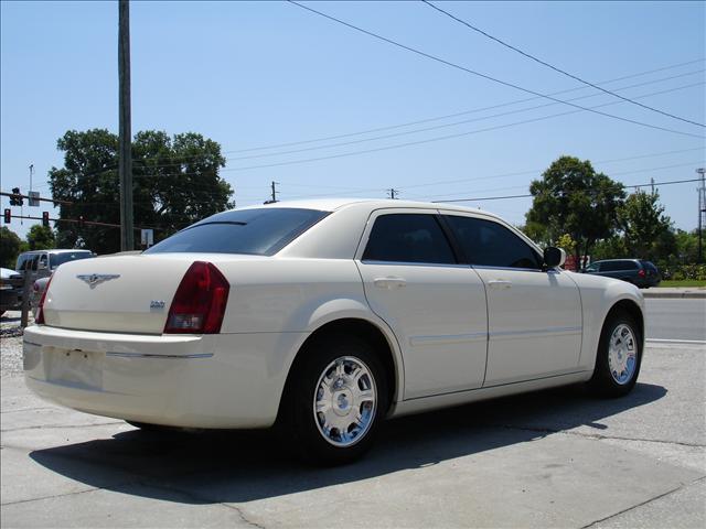 Chrysler 300 2006 photo 2