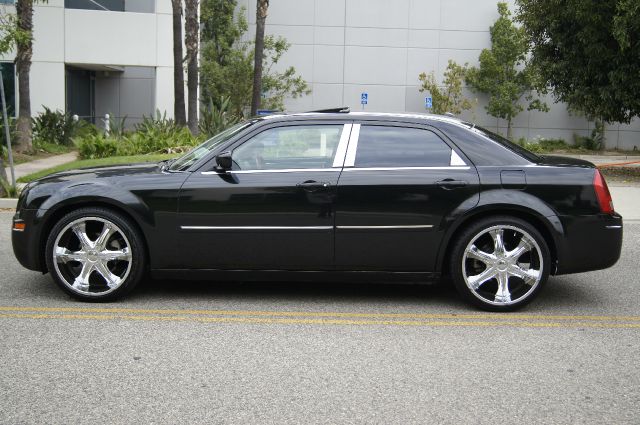 Chrysler 300 2006 photo 2