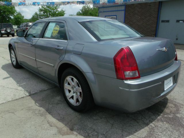 Chrysler 300 2006 photo 14