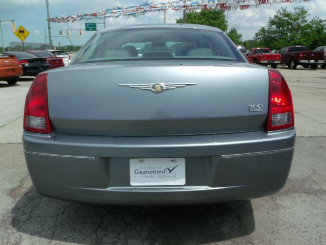 Chrysler 300 2006 photo 17