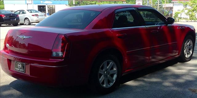 Chrysler 300 Base Sedan