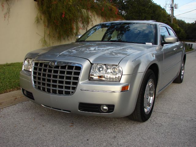 Chrysler 300 2006 photo 2