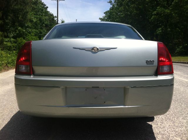 Chrysler 300 2006 photo 32