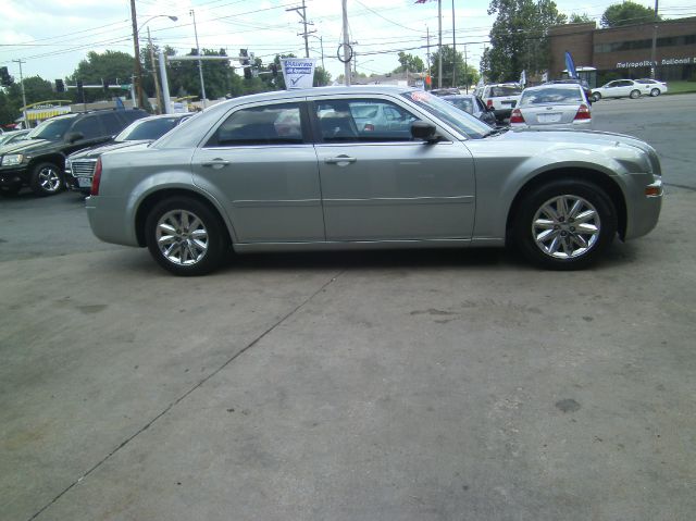 Chrysler 300 2006 photo 2