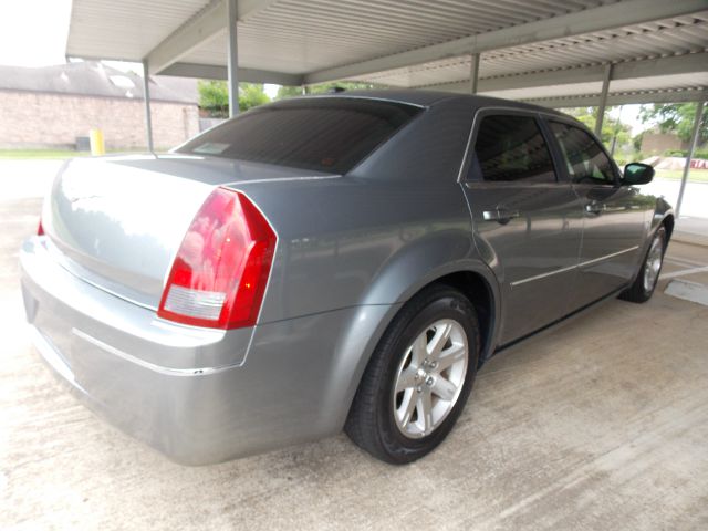 Chrysler 300 2006 photo 34