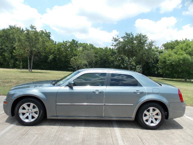 Chrysler 300 2006 photo 9