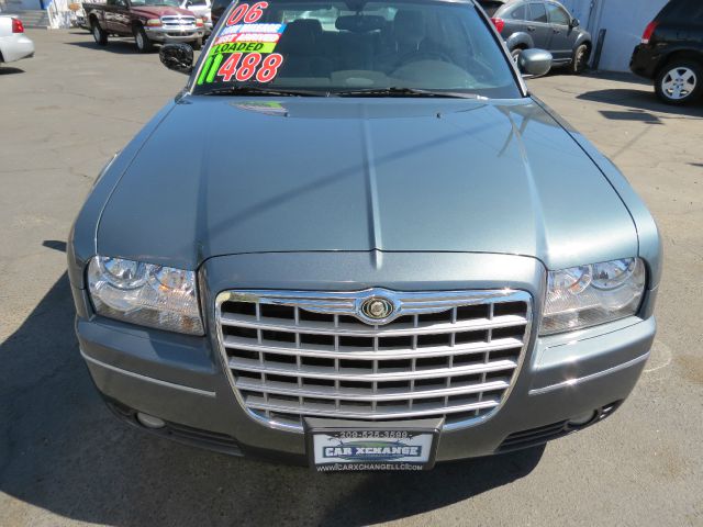 Chrysler 300 2006 photo 2