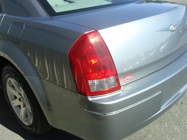 Chrysler 300 2006 photo 20