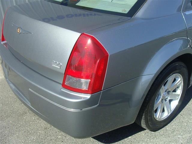 Chrysler 300 2006 photo 22