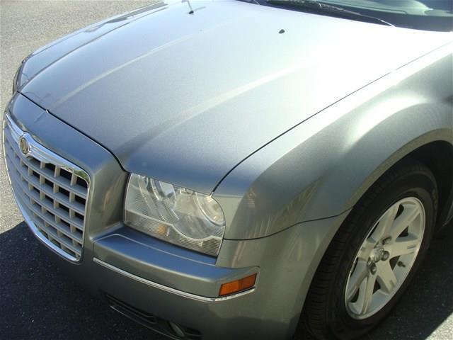 Chrysler 300 2006 photo 24