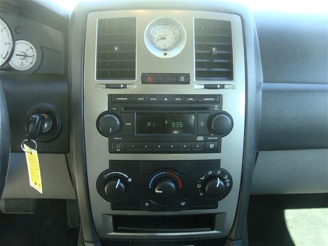 Chrysler 300 2006 photo 32