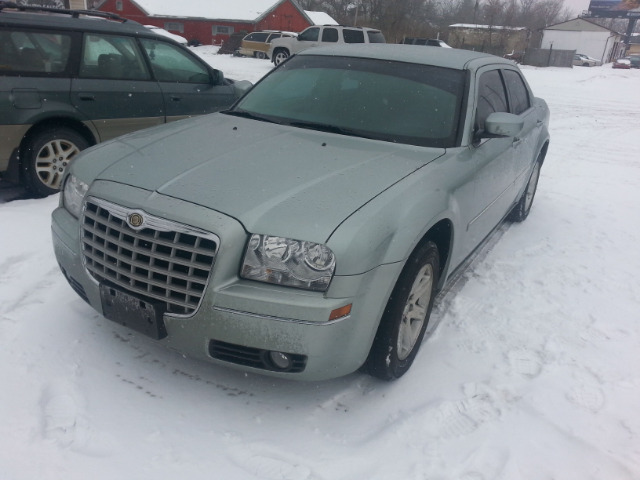 Chrysler 300 2006 photo 2