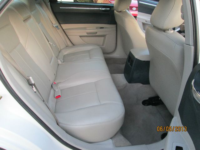 Chrysler 300 2006 photo 12