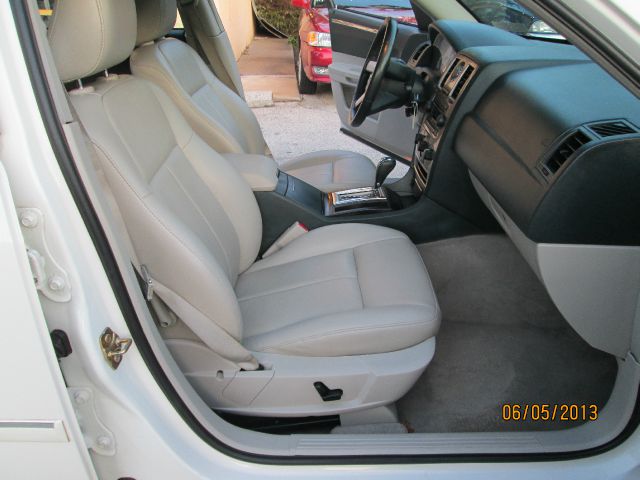 Chrysler 300 2006 photo 13