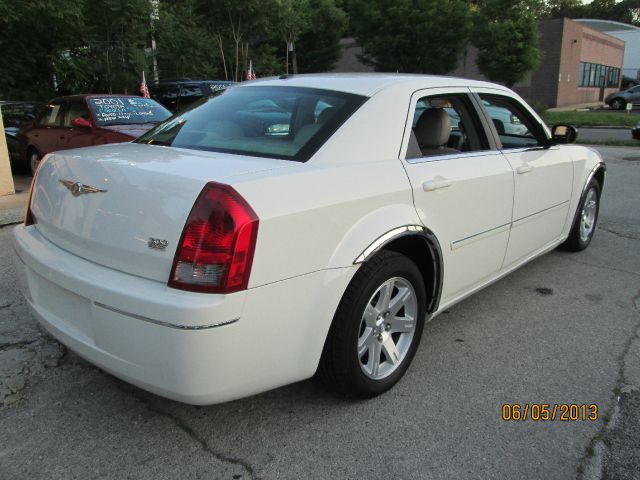 Chrysler 300 2006 photo 18