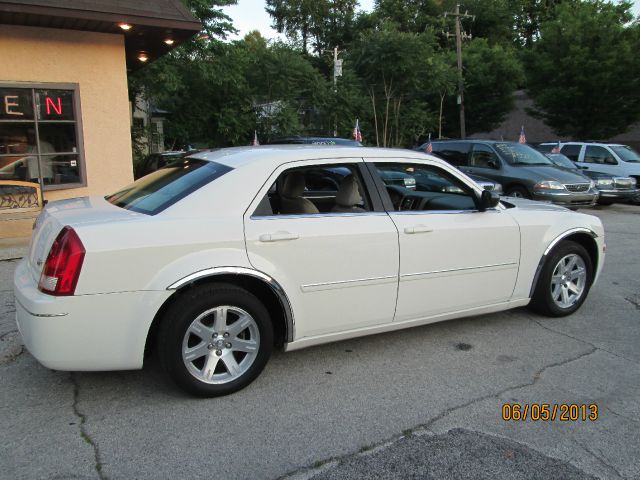 Chrysler 300 2006 photo 19