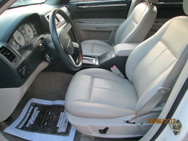 Chrysler 300 2006 photo 8