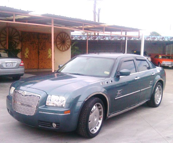 Chrysler 300 2006 photo 2