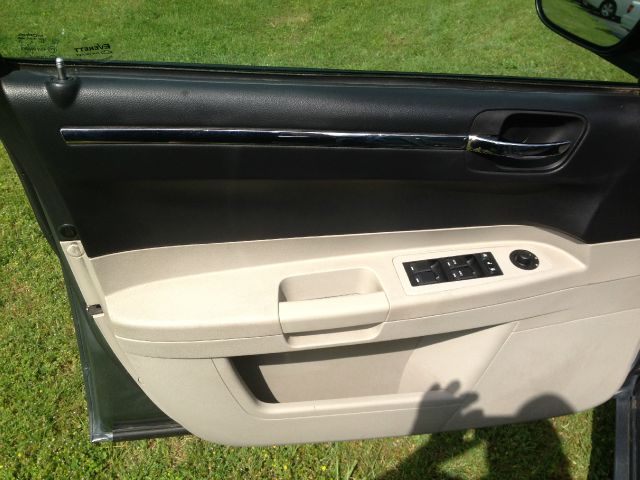 Chrysler 300 2007 photo 14