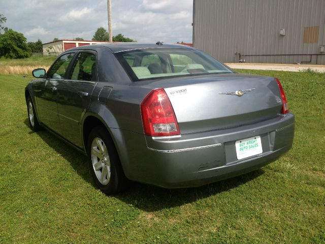 Chrysler 300 2007 photo 16