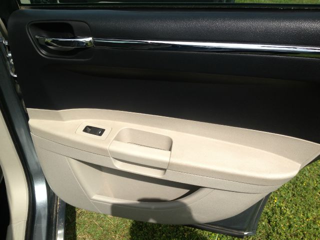 Chrysler 300 2007 photo 2