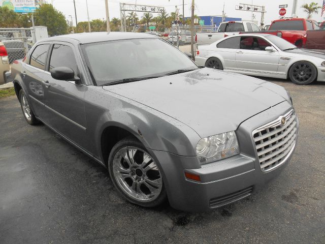 Chrysler 300 Base Sedan