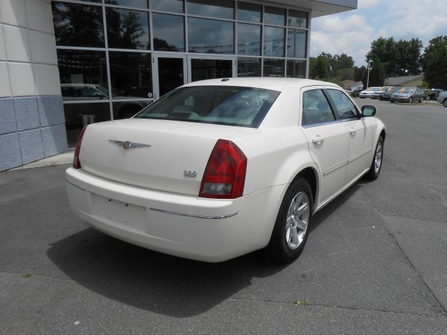 Chrysler 300 2007 photo 2