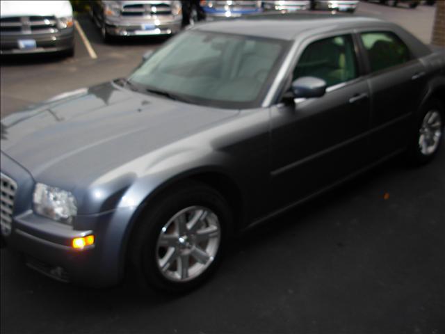 Chrysler 300 2007 photo 2