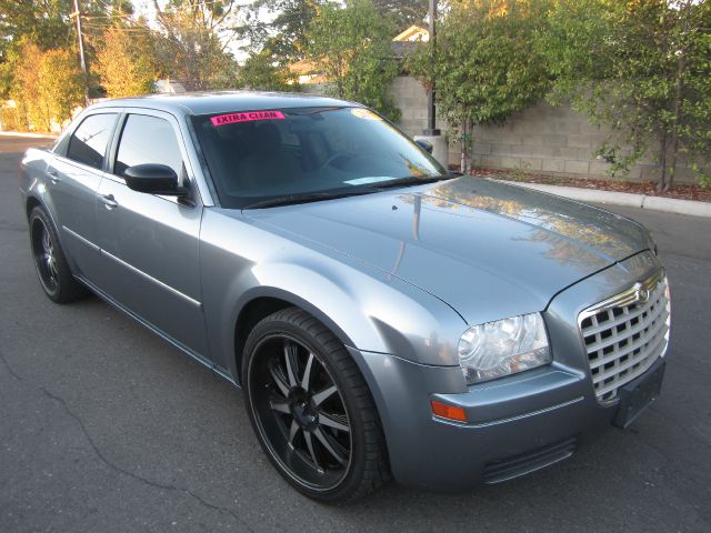 Chrysler 300 Base Sedan