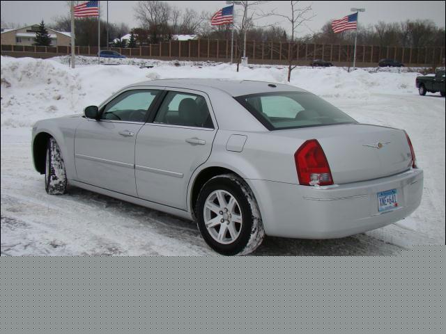 Chrysler 300 2007 photo 2