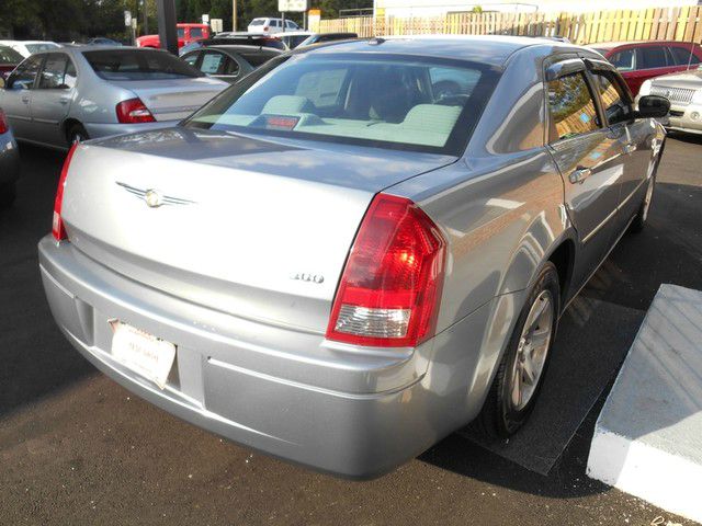 Chrysler 300 Base Sedan