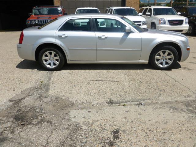 Chrysler 300 2007 photo 2