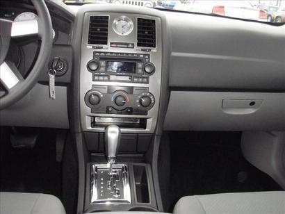 Chrysler 300 2007 photo 2