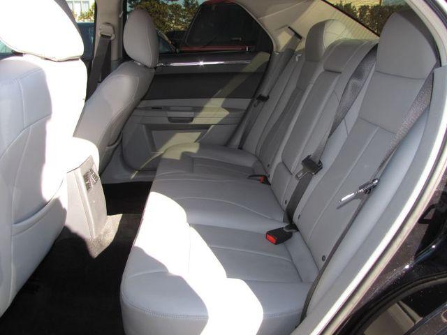 Chrysler 300 2007 photo 2